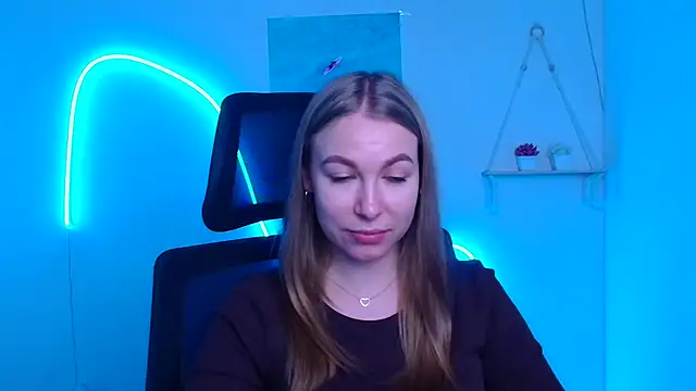 Snapshot of Dana_flowers chatting on December 2025 12:21:02 PM Dana flowers online show from December 2025 12:21:02 PM