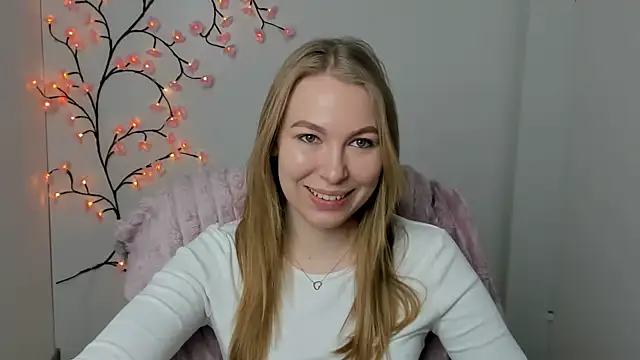 Snapshot of Dana_flowers chatting on December 2025 06:41:02 AM Dana flowers online show from December 2025 06:41:02 AM