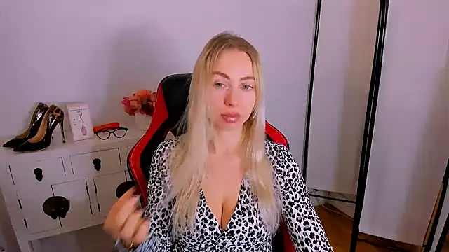 MargaritaRose online show from March 2026 07:34:02 AM