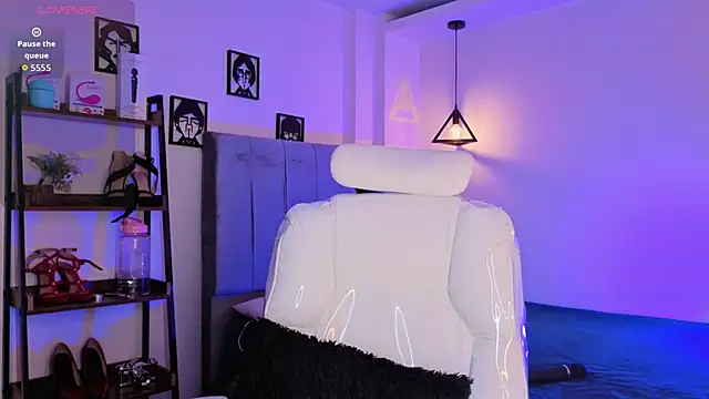 Miller Vanessa  online show from March 2026 09:03:02 PM