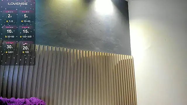 Aida-nicolle online show from February 2025 09:32:02 AM