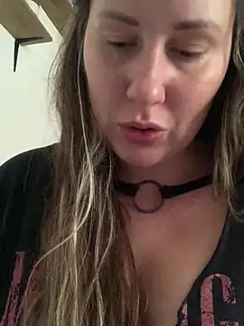 Mona Plus online show from March 2025 04:02:01 PM