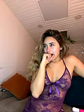 Snapshot of Hornyholly__ chatting on January 2026 09:07:02 PM Hornyholly online show from January 2026 09:07:02 PM