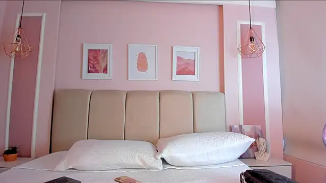 Annie rhoades online show from December 2025 12:31:02 PM