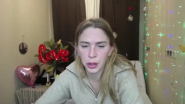 TessaDaybreak online show from February 2025 04:01:02 PM