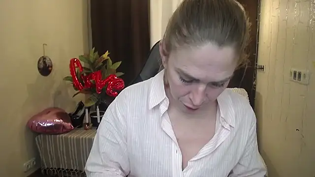 TessaDaybreak online show from February 2025 04:00:02 PM