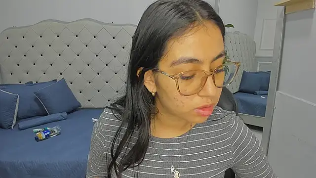 lucelly 15 online show from February 2026 11:54:01 AM