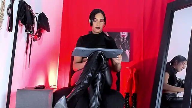 Aleshkastone online show from December 2025 10:16:01 PM