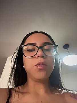 Naatalia online show from April 2026 03:24:02 PM