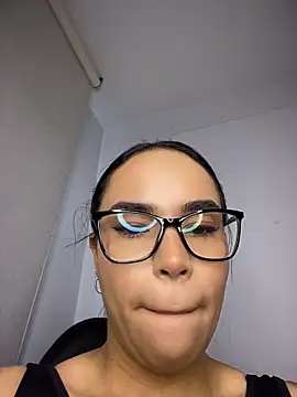 Naatalia online show from April 2026 09:59:02 PM