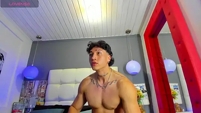 KaryBig3 online show from February 2025 04:40:01 AM