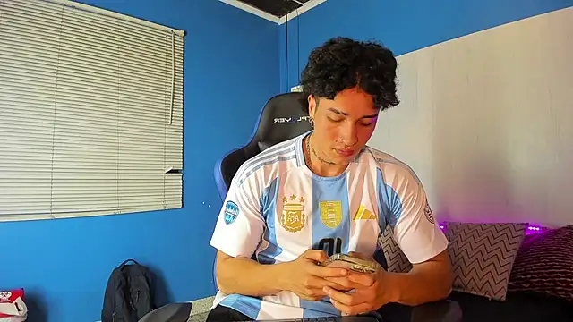 KaryBig3 online show from March 2025 04:14:01 AM