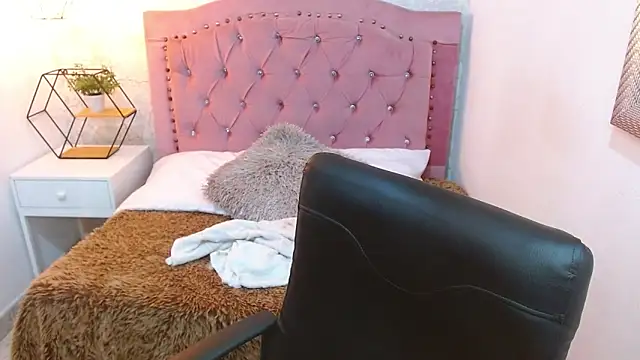 camilah tk online show from November 2025 07:36:02 PM