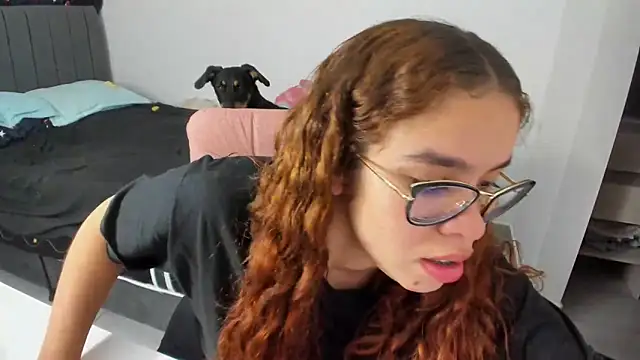 Snapshot of Greciaruiz_ chatting on October 2025 12:09:02 AM Greciaruiz online show from October 2025 12:09:02 AM