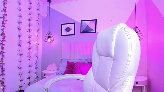 Bella walker  online show from November 2025 08:20:01 PM