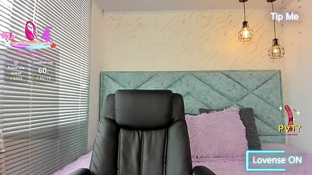 Snapshot of Katty_love01 chatting on October 2025 07:12:02 PM Katty love01 online show from October 2025 07:12:02 PM