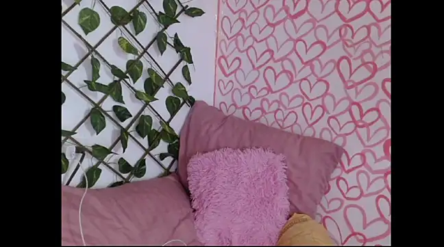 Snapshot of Danna_Myst chatting on February 2025 08:39:01 PM Danna Myst online show from February 2025 08:39:01 PM