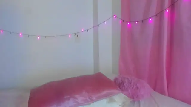 Snapshot of Danna_Myst chatting on November 2025 11:50:01 PM Danna Myst online show from November 2025 11:50:01 PM