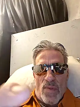 Snapshot of Billgreen69 chatting on April 2026 12:54:02 AM Billgreen69 online show from April 2026 12:54:02 AM