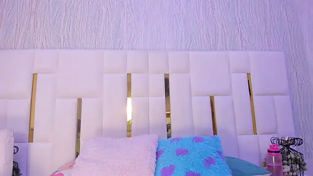 hillary uckerman  online show from October 2025 11:44:02 AM