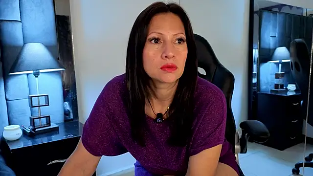 Aisha Nowak online show from November 2025 11:16:02 PM