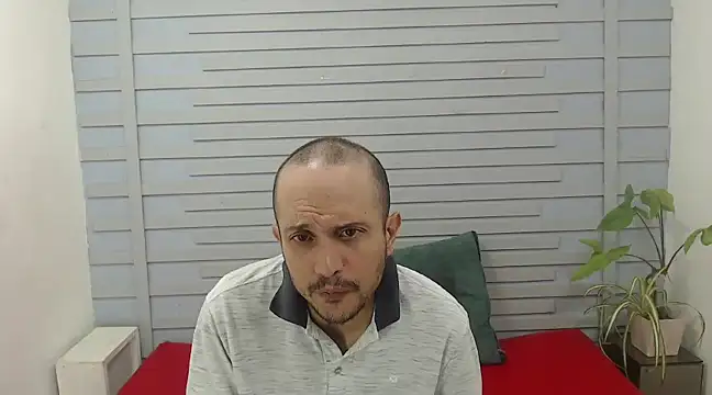 Snapshot of JhonTorres018 chatting on February 2025 07:30:01 PM JhonTorres018 online show from February 2025 07:30:01 PM