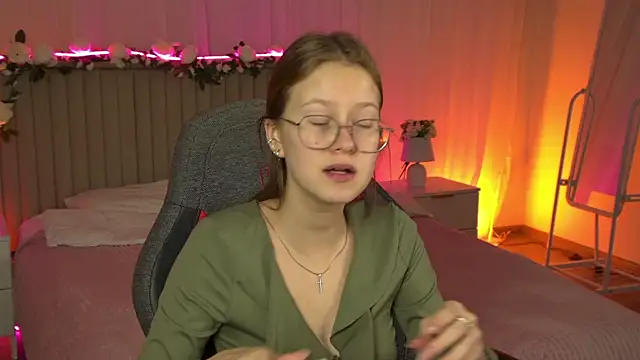 EveMundie online show from November 2025 06:30:02 AM