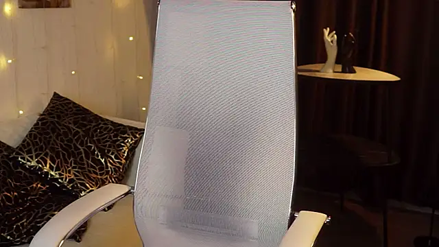 EveMundie online show from December 2025 06:28:01 AM