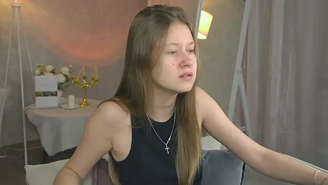 EveMundie online show from December 2025 06:43:01 AM