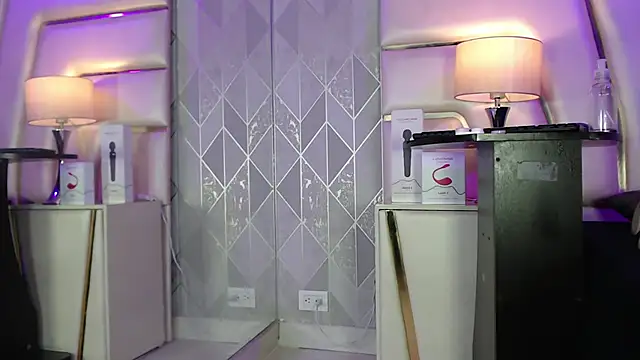 Snapshot of AnahisBennett chatting on October 2025 03:40:01 AM AnahisBennett online show from October 2025 03:40:01 AM