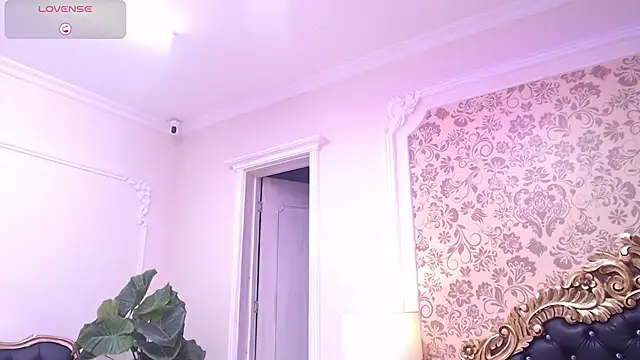 Snapshot of AnahisBennett chatting on November 2025 04:32:02 AM AnahisBennett online show from November 2025 04:32:02 AM