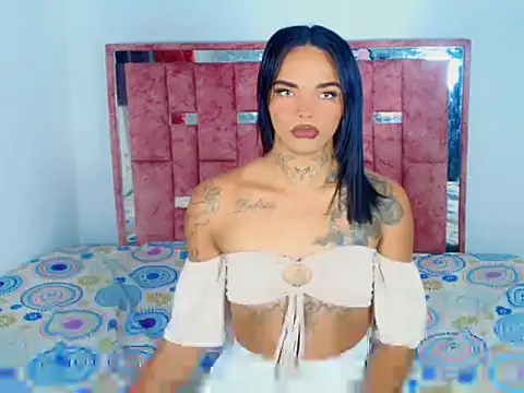 Snapshot of cherry_crushx chatting on November 2025 04:01:02 AM cherry crushx online show from November 2025 04:01:02 AM