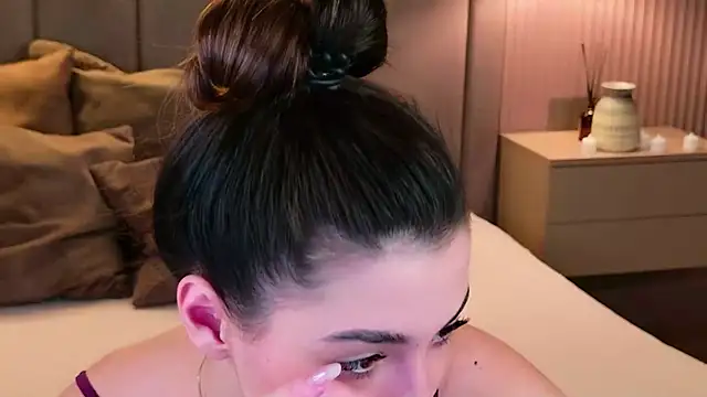 Alice Deleon online show from November 2025 10:38:01 AM