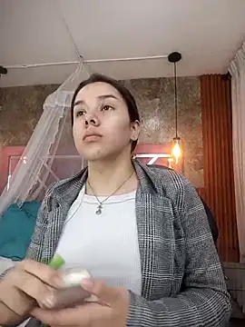 EmmaSulivan online show from October 2025 12:00:02 PM