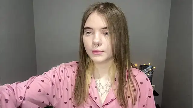 CarolinePepper online show from March 2025 05:13:02 PM