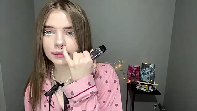 CarolinePepper online show from March 2025 05:07:02 PM