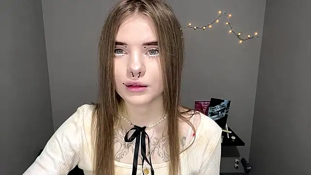 CarolinePepper online show from March 2025 05:13:01 PM