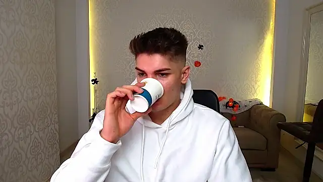 MaxKaiden online show from October 2025 04:56:01 AM