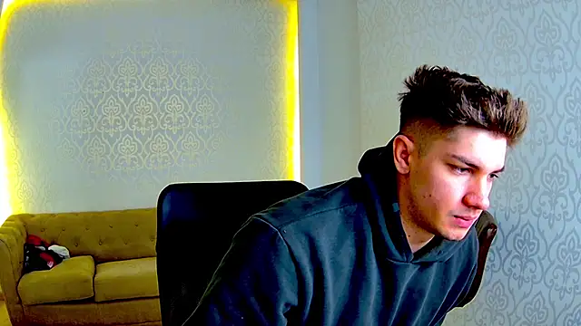 MaxKaiden online show from February 2026 06:10:02 AM