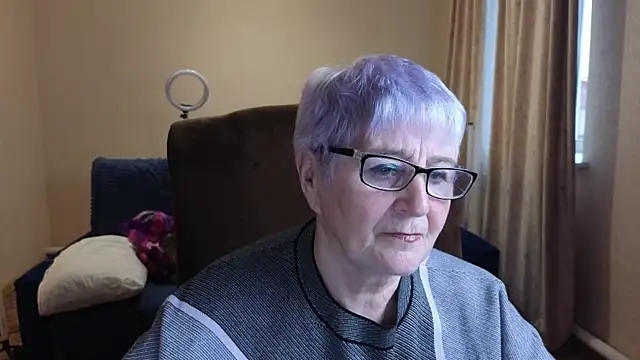 Sandra Snowflake online show from April 2026 04:21:01 AM