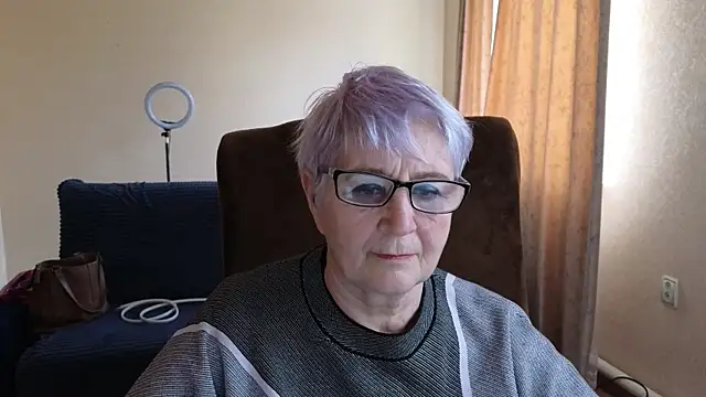 Sandra Snowflake online show from April 2026 10:52:01 AM