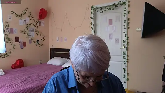 Sandra Snowflake online show from June 2026 06:52:02 AM