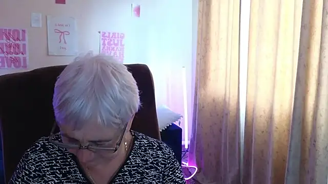 Sandra Snowflake online show from June 2026 12:26:01 PM