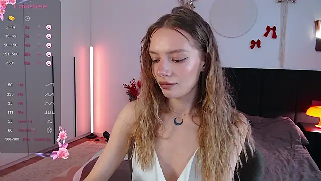 LunaticaBae online show from February 2026 03:10:01 AM