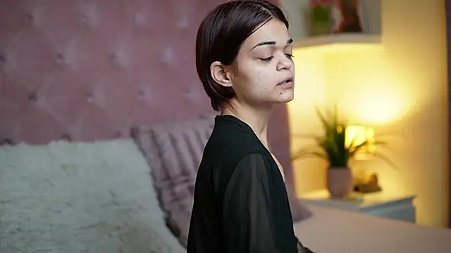 MaiaMini online show from October 2025 10:00:02 PM