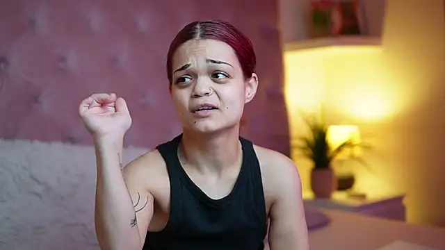 MaiaMini online show from April 2026 09:49:02 PM