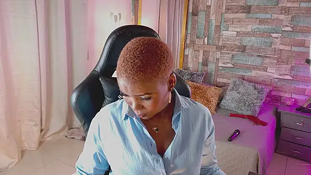 DashaSousaa online show from September 2025 01:55:01 PM