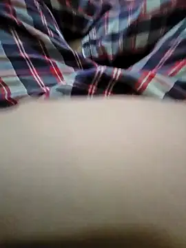 Snapshot of skiciyunis chatting on March 2025 06:12:01 PM skiciyunis online show from March 2025 06:12:01 PM