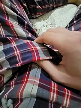 Snapshot of skiciyunis chatting on March 2025 06:44:02 PM skiciyunis online show from March 2025 06:44:02 PM