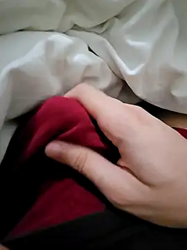 Snapshot of skiciyunis chatting on October 2025 09:59:02 PM skiciyunis online show from October 2025 09:59:02 PM